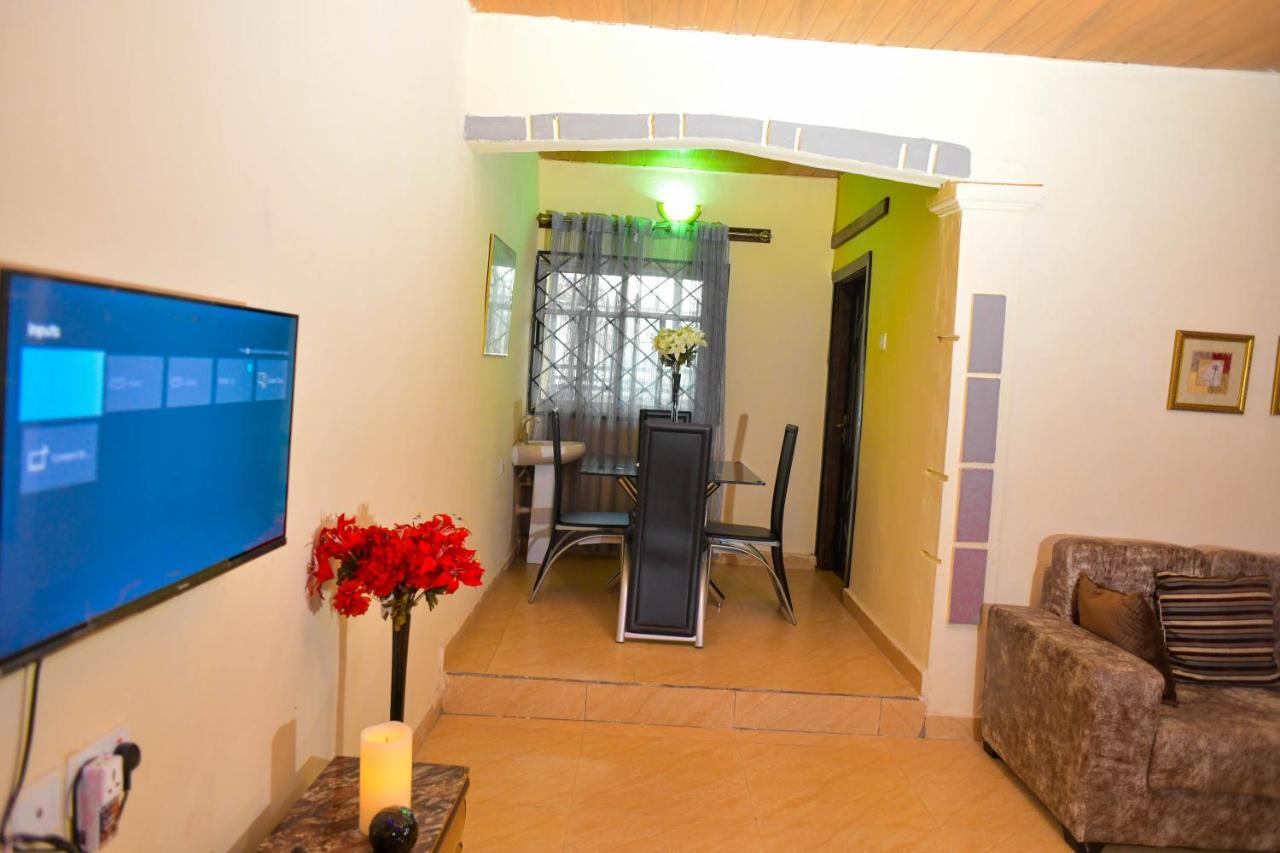 Living Green Apartments Airport Pick Up 贝宁城 外观 照片